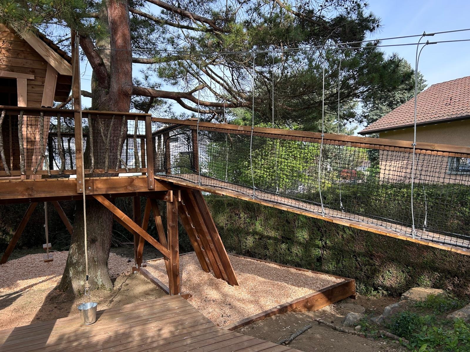 Cabane féérique au bord du Lac Léman
